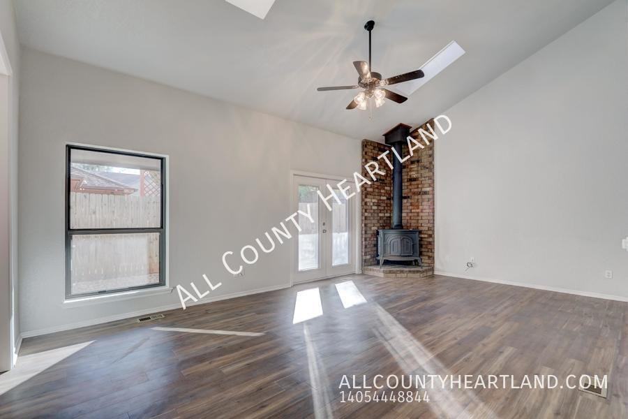 12425 Fox Run Dr - Photo 4 of 17