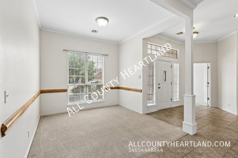17025 Canyonwood Ln - Photo 2 of 12