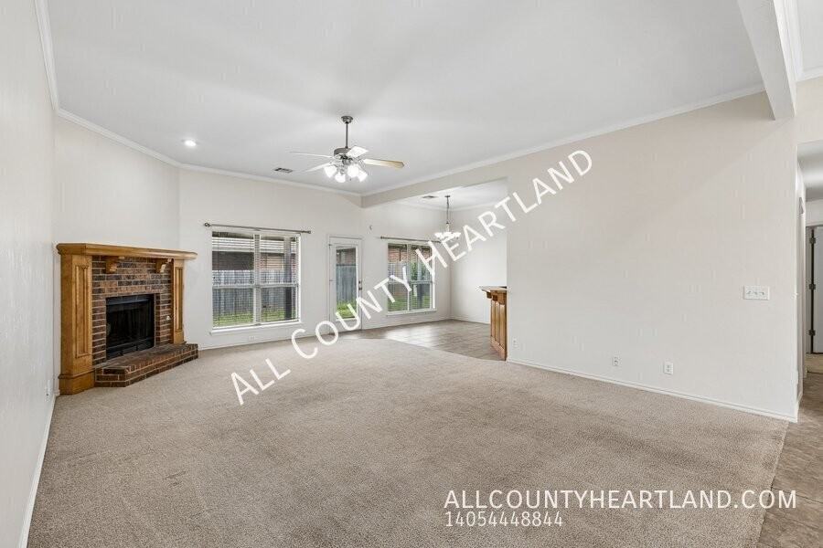 17025 Canyonwood Ln - Photo 3 of 12