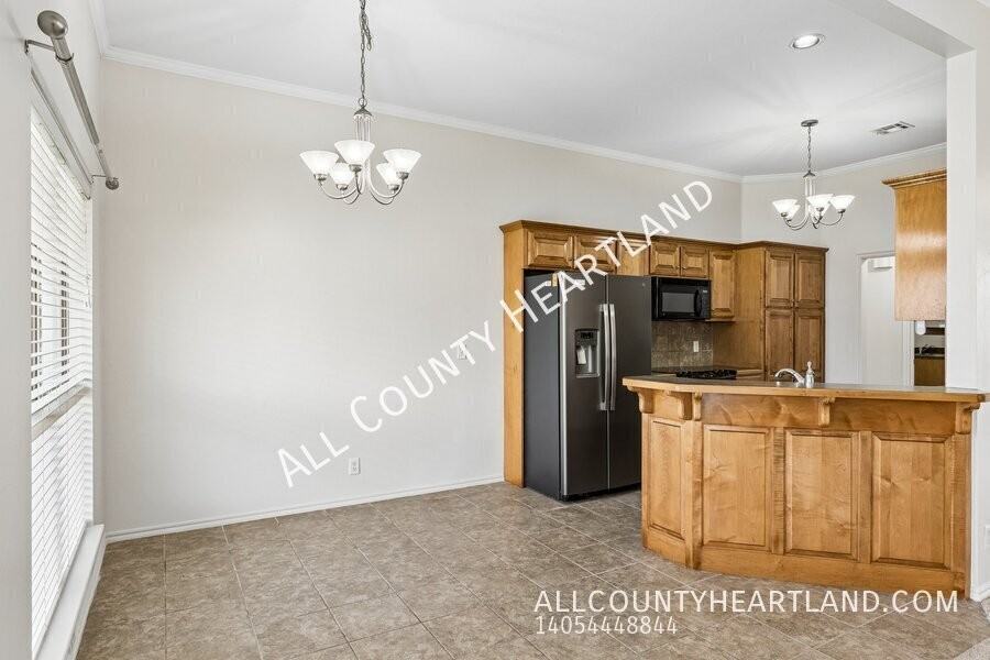 17025 Canyonwood Ln - Photo 4 of 12