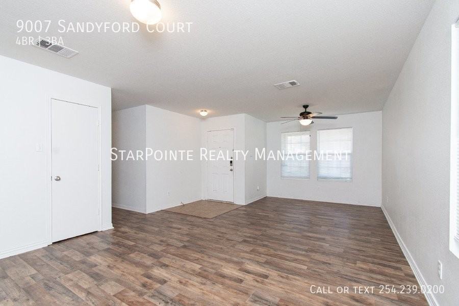 9007 Sandyford Ct - Photo 2 of 27