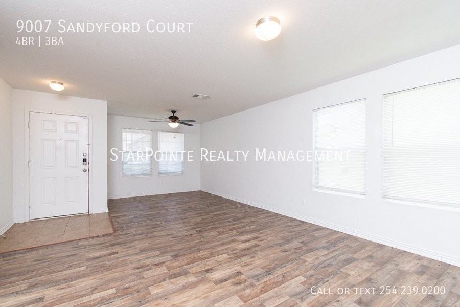 9007 Sandyford Ct - Photo 3 of 27