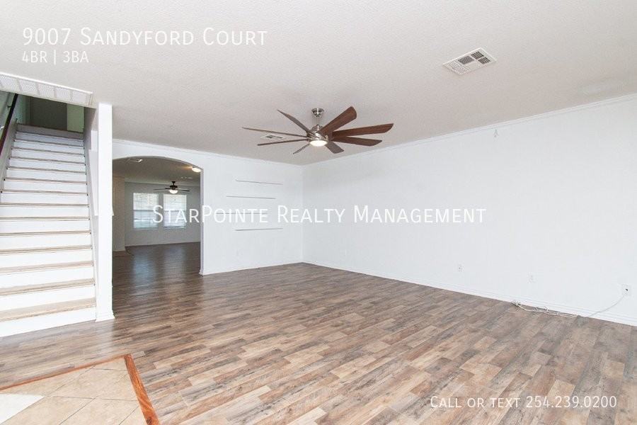 9007 Sandyford Ct - Photo 4 of 27