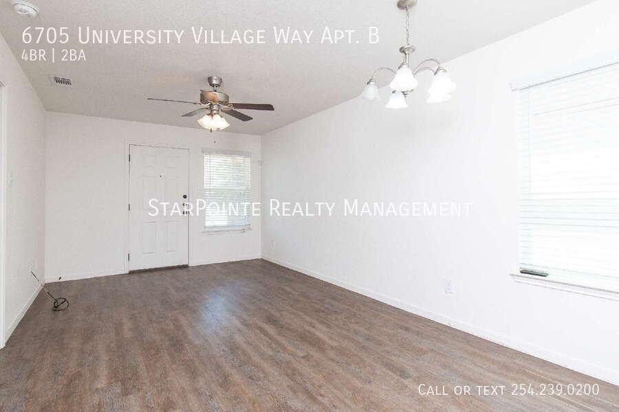6705 University Village Way Apt B - Photo 3 of 22