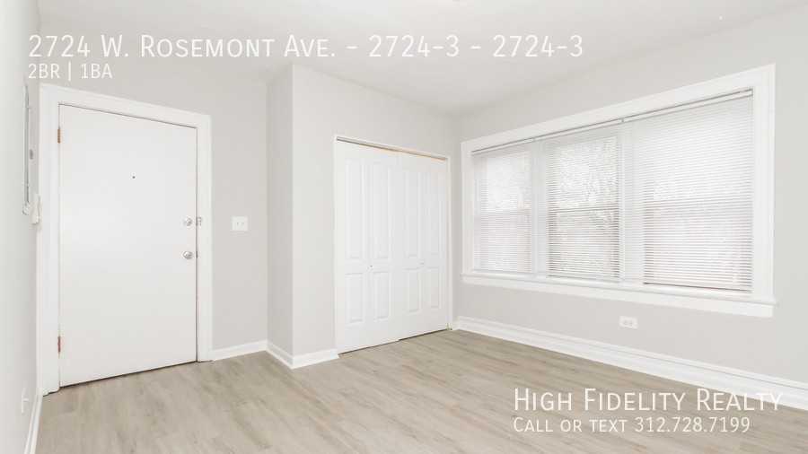 2724 W Rosemont Ave #2724-3 - Photo 5 of 10