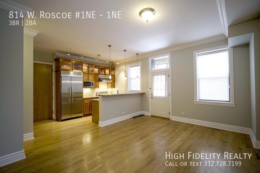814 W Roscoe St #1NE - Photo 3 of 11