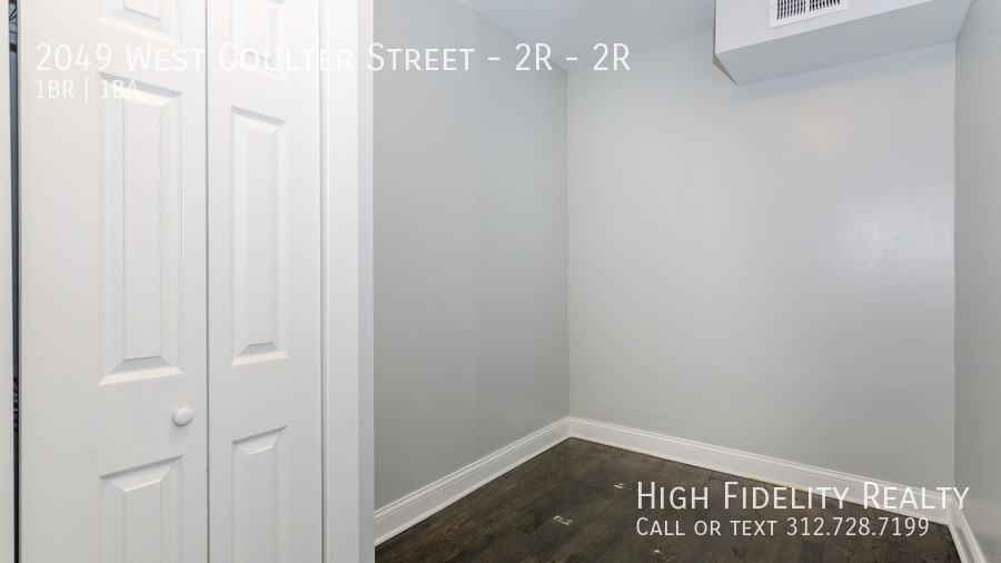 2049 W Coulter St Apt 2r #2R - Photo 6 of 10