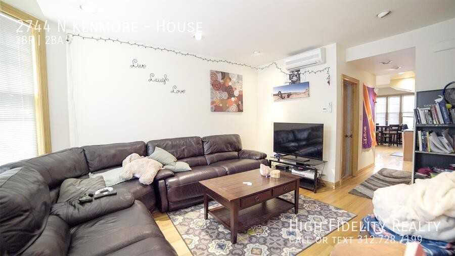 2744 N Kenmore Ave - Photo 2 of 10
