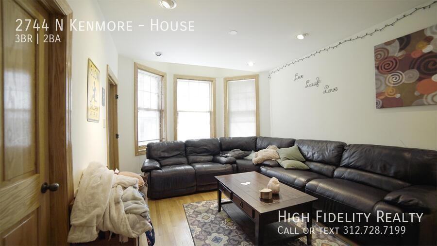 2744 N Kenmore Ave - Photo 6 of 10