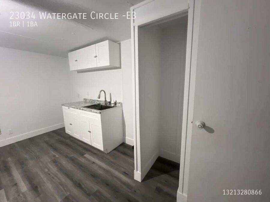 23034 Watergate Cir ## E3 - Photo 2 of 7