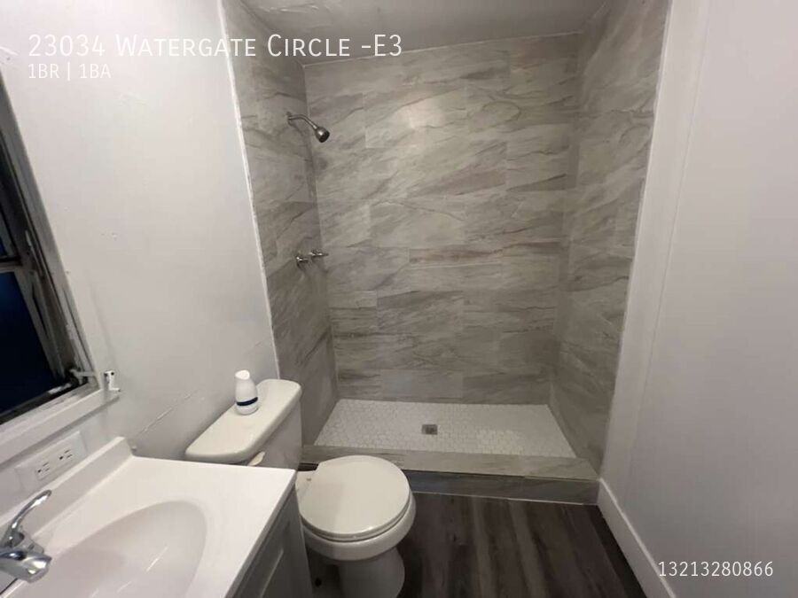 23034 Watergate Cir ## E3 - Photo 5 of 7