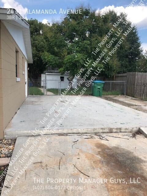 2431 Alamanda Ave - Photo 4 of 20