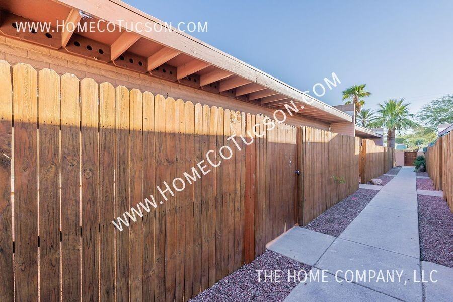 2511 N Fontana Ave #D - Photo 2 of 50