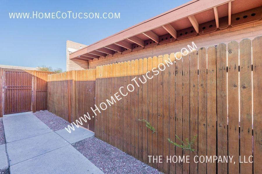 2511 N Fontana Ave #D - Photo 3 of 50