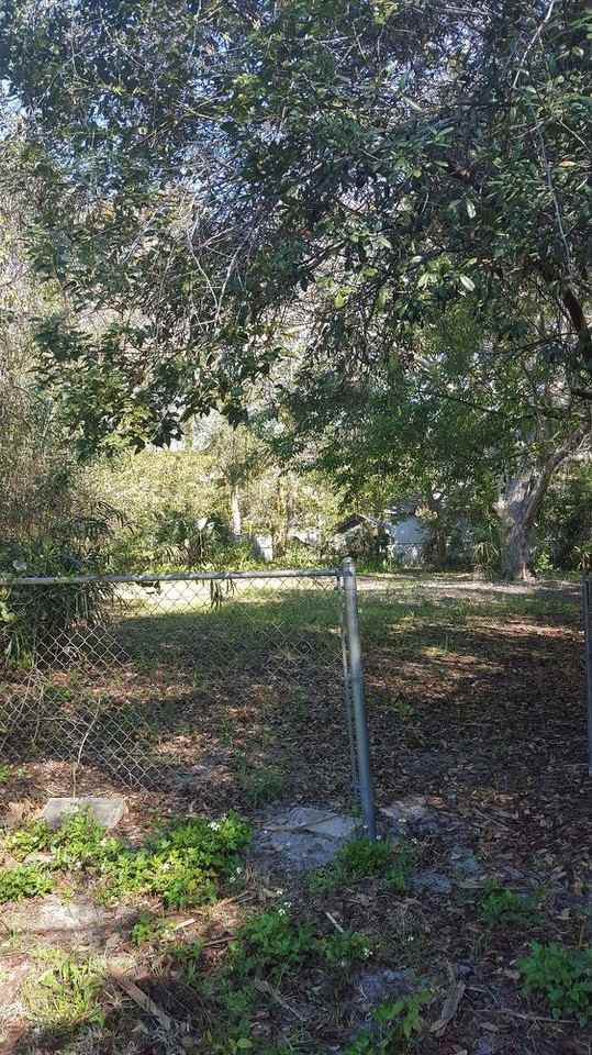 199 Warwick Ave - Photo 3 of 8