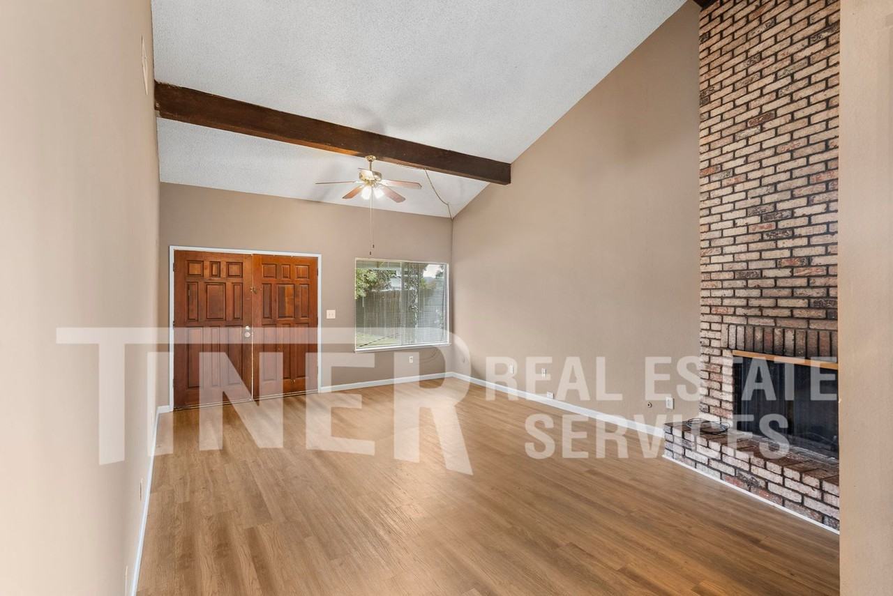 10935 Gadsten Way - Photo 4 of 22