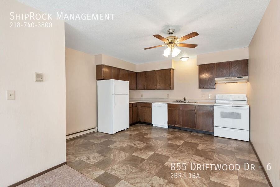 855 Driftwood Dr #6 - Photo 3 of 13