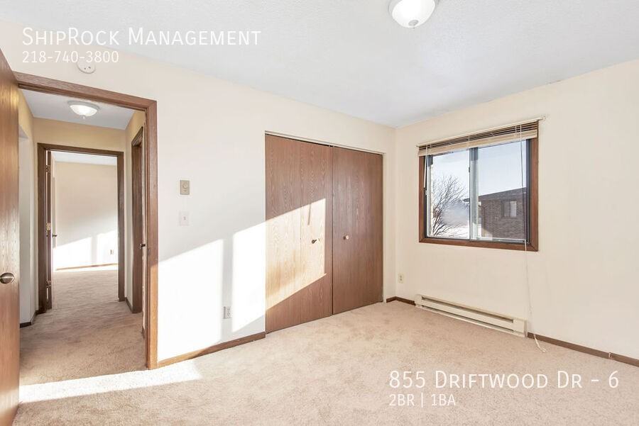 855 Driftwood Dr #6 - Photo 5 of 13