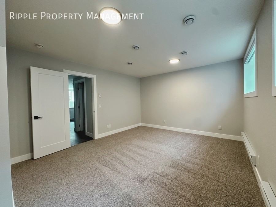 2620R 28 Ave Sw #2620RREAR - Photo 6 of 20
