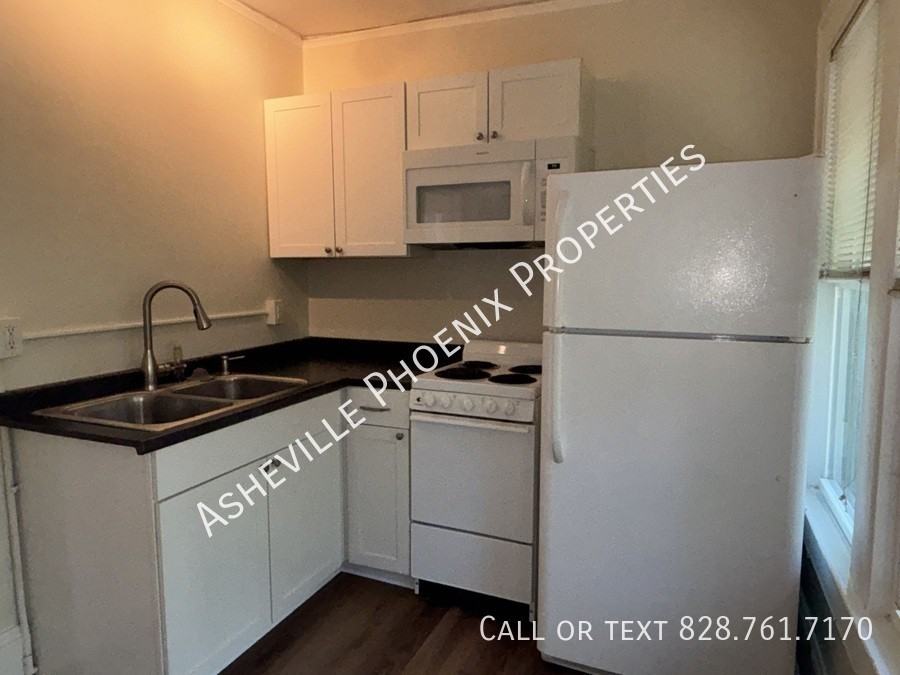 295 E Chestnut St #4 - Photo 7 of 11