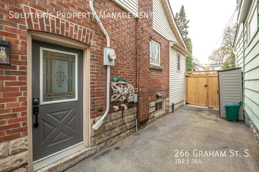 266 Graham Ave S - Photo 4 of 50