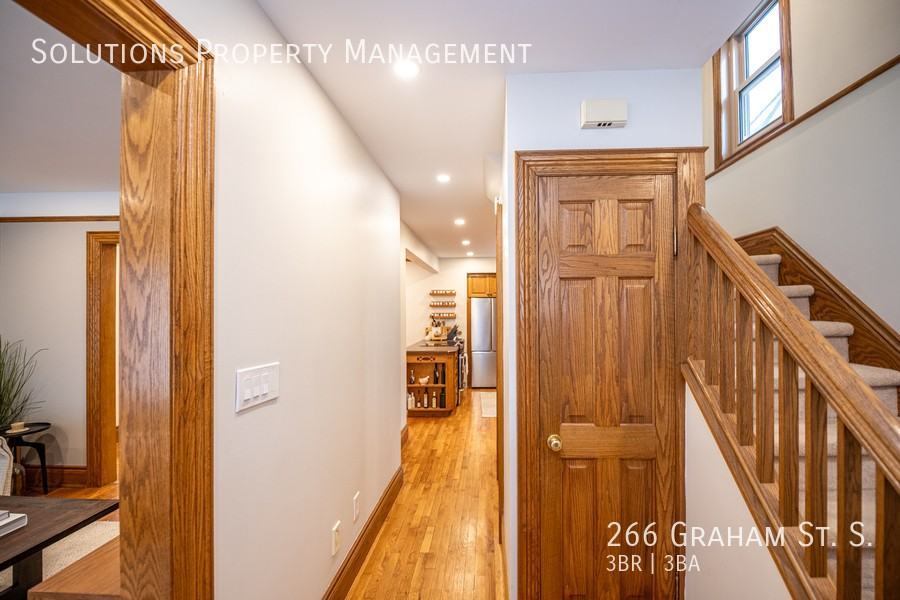 266 Graham Ave S - Photo 5 of 50
