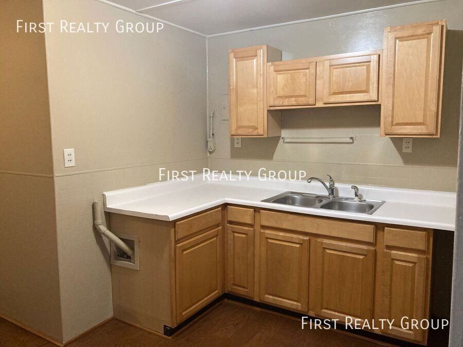 425 S Main St #C - Photo 5 of 11