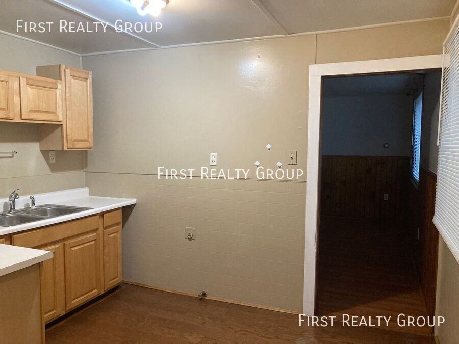 425 S Main St #C - Photo 7 of 11