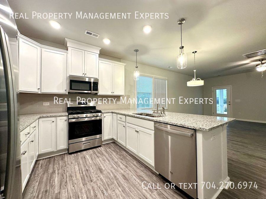 8197 Mccormick St - Photo 3 of 22