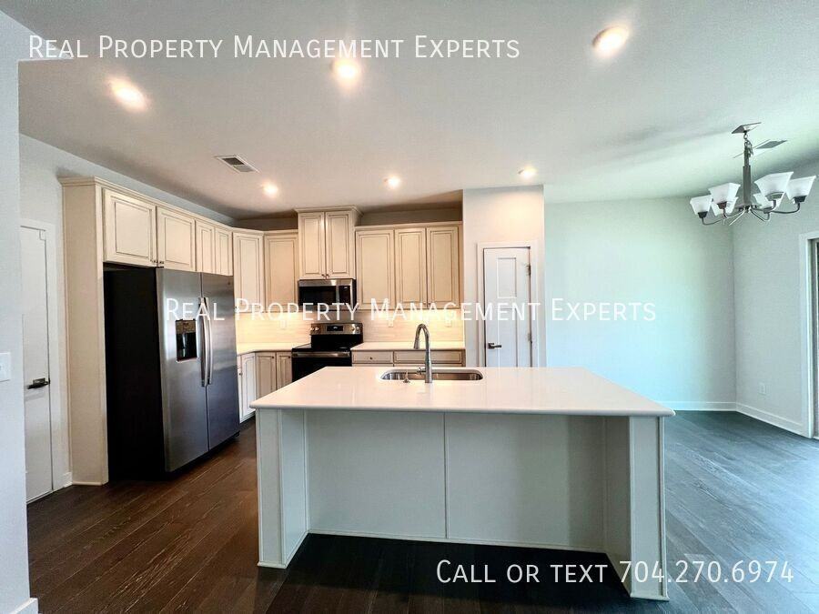 135 Beacon Dr #C - Photo 2 of 13