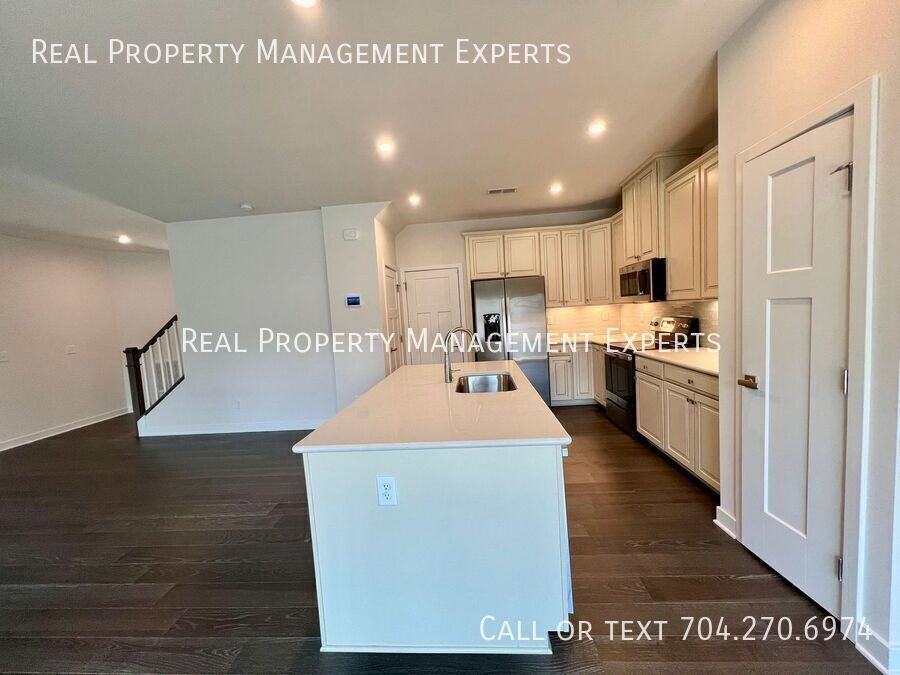 135 Beacon Dr #C - Photo 3 of 13