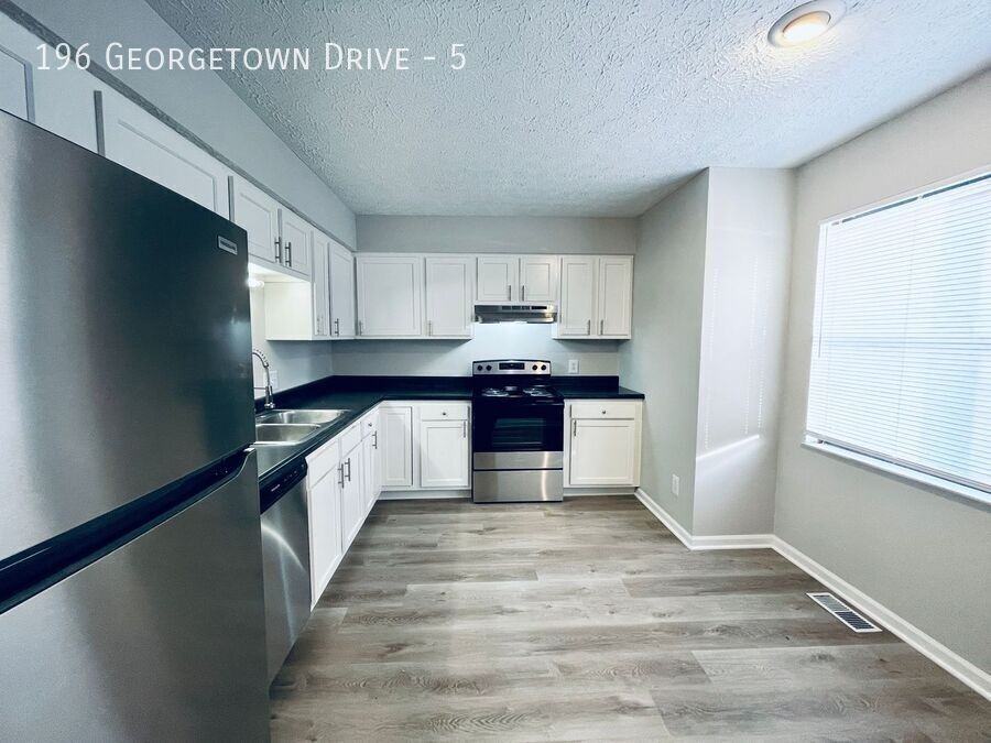 196 Georgetown Dr #5 - Photo 3 of 21