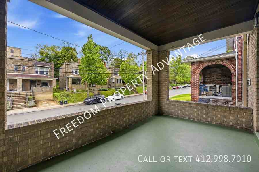 737 Shady Dr E - Photo 3 of 31
