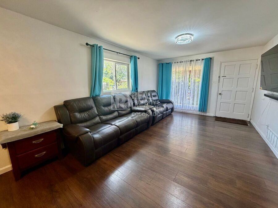1014 Worchester St - Photo 4 of 16