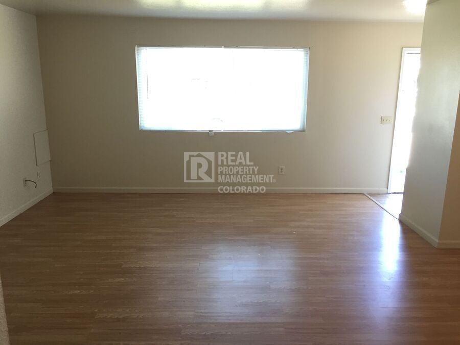 7732 Idlewild St - Photo 2 of 14