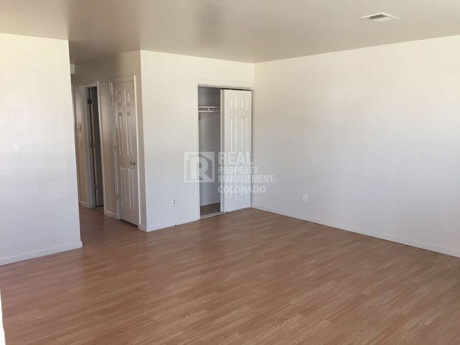 7732 Idlewild St - Photo 3 of 14