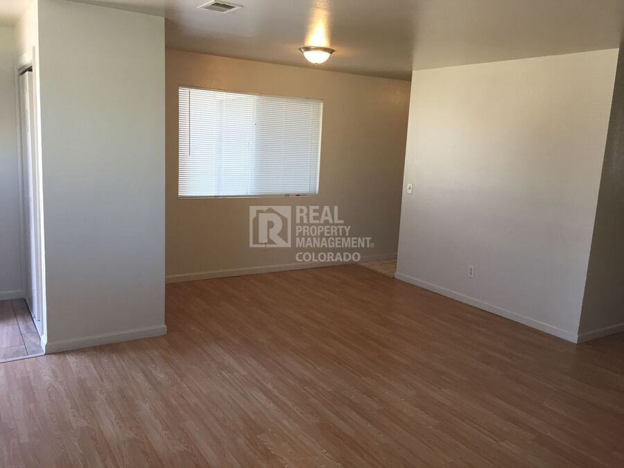 7732 Idlewild St - Photo 6 of 14