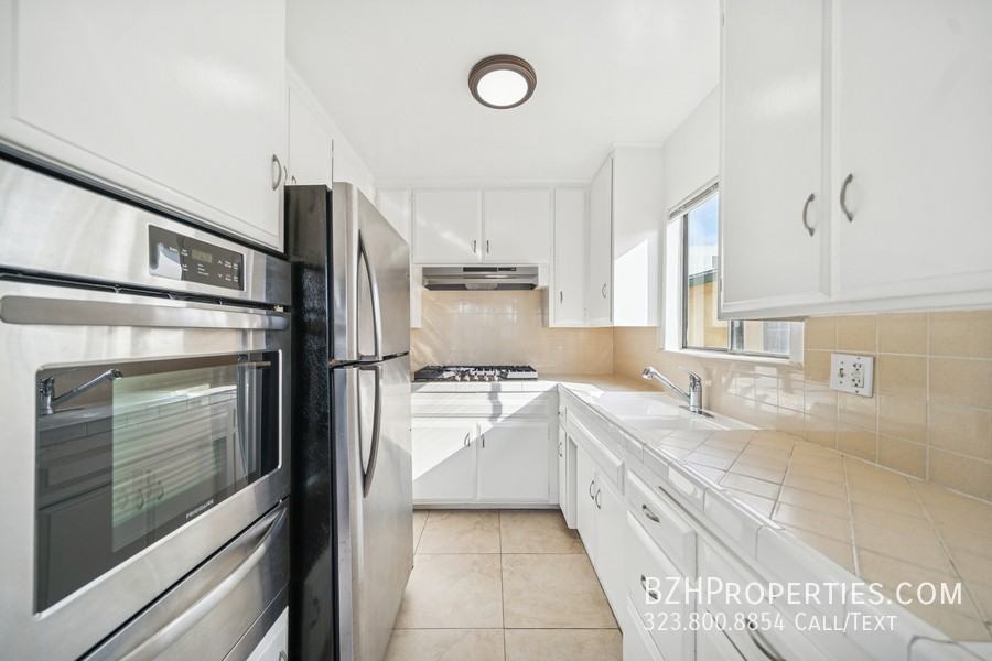 1050 S Wooster St #3C - Photo 3 of 20