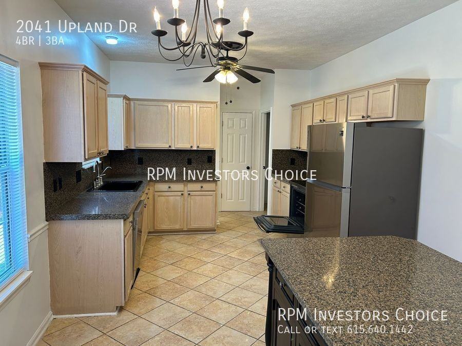 2041 Upland Dr - Photo 5 of 35