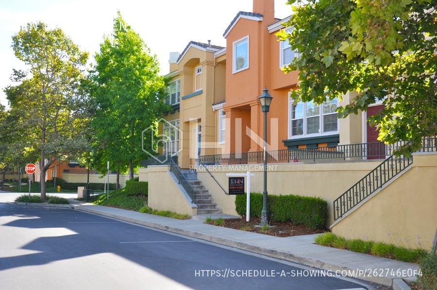 3599 Gilman Cmn - Photo 2 of 19