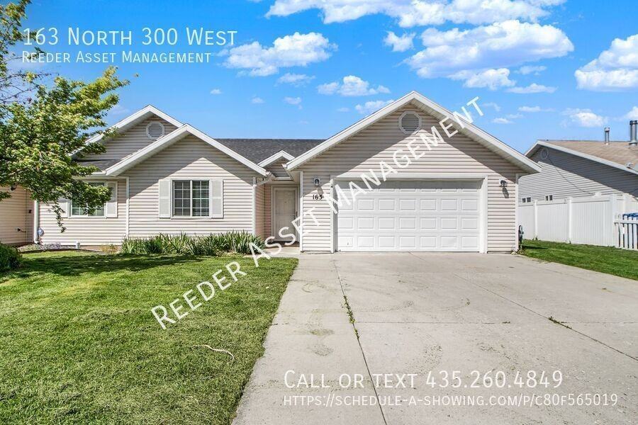 163 N 300 W - Photo 2 of 26