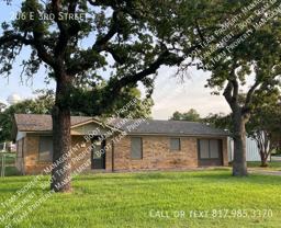 206 E 3rd St - Photo 1 of 1