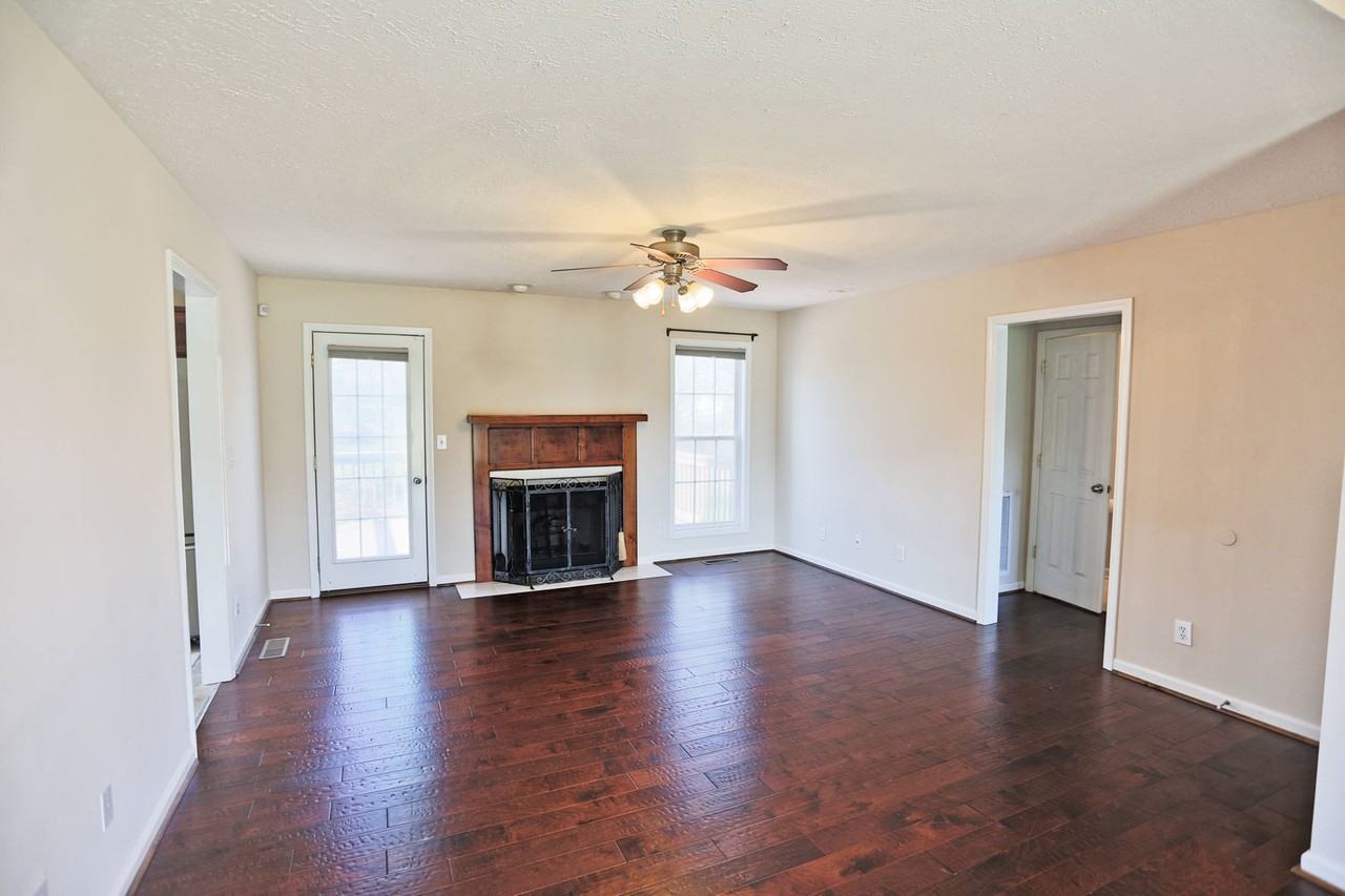 3927 Stella Dr - Photo 4 of 23