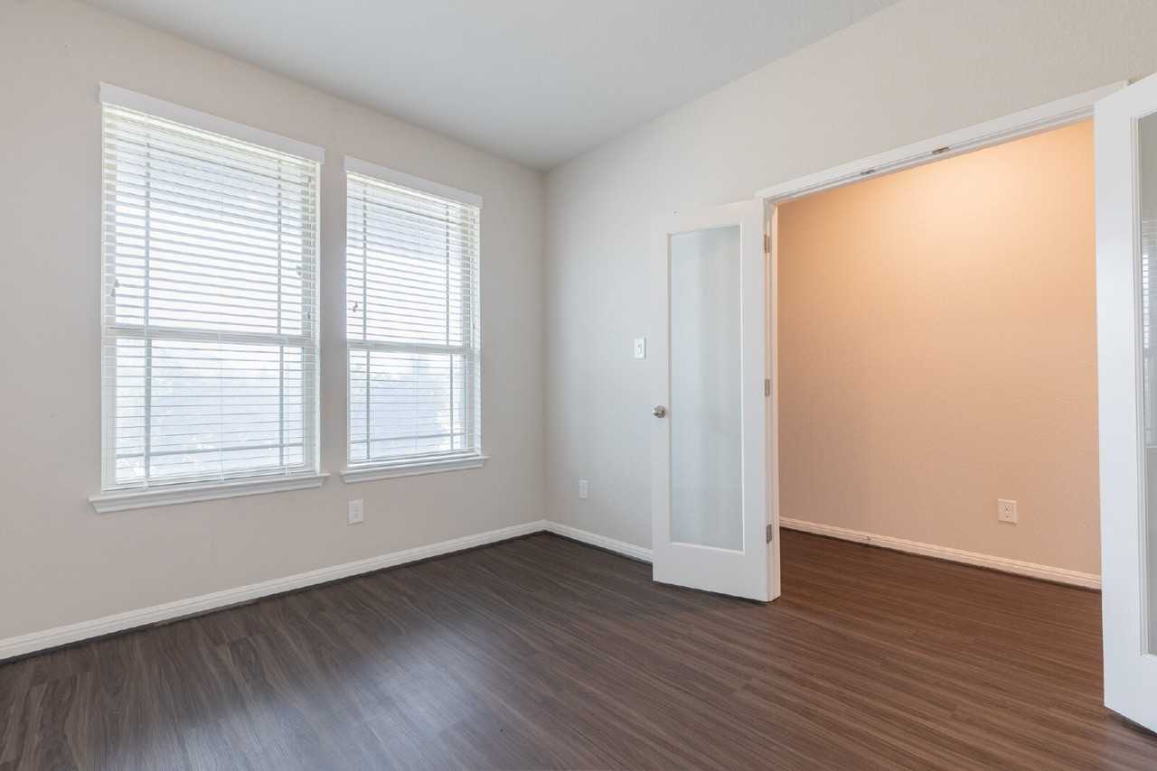 13221 Badlands Way - Photo 4 of 43