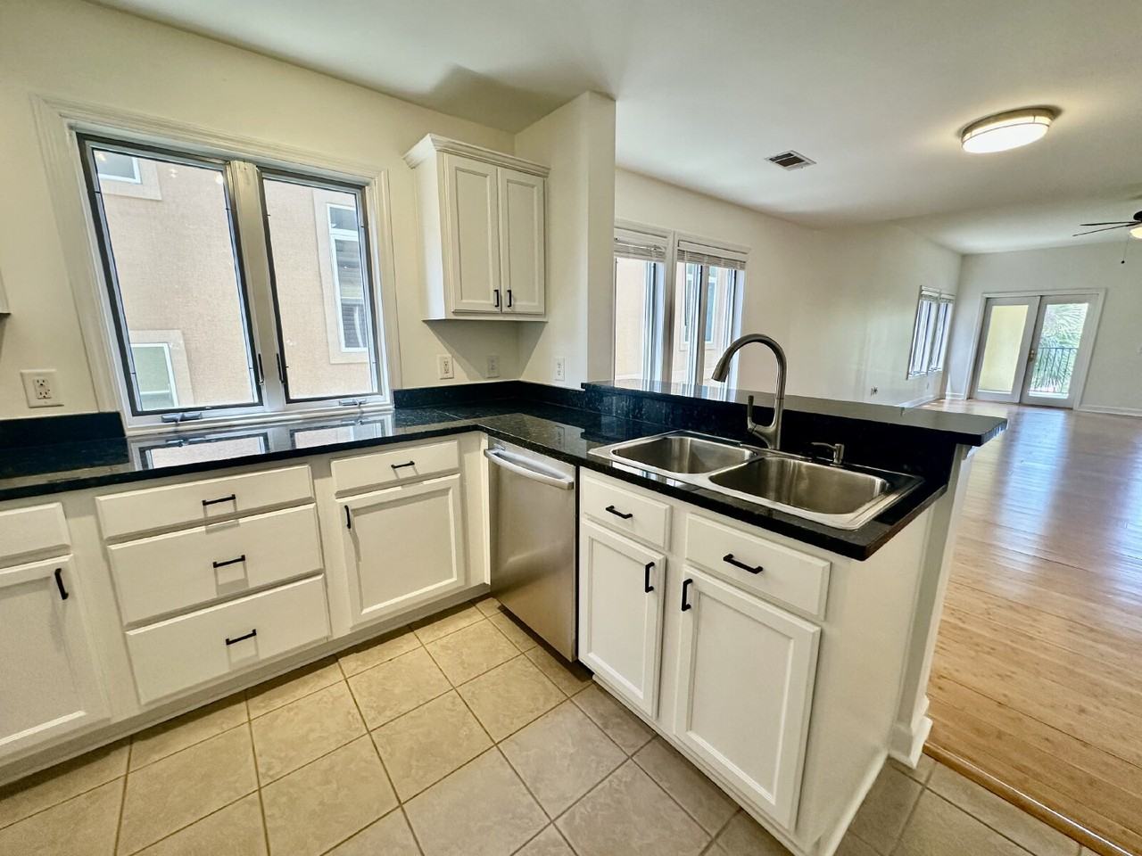 14 Johnston Way Ste E - Photo 6 of 23