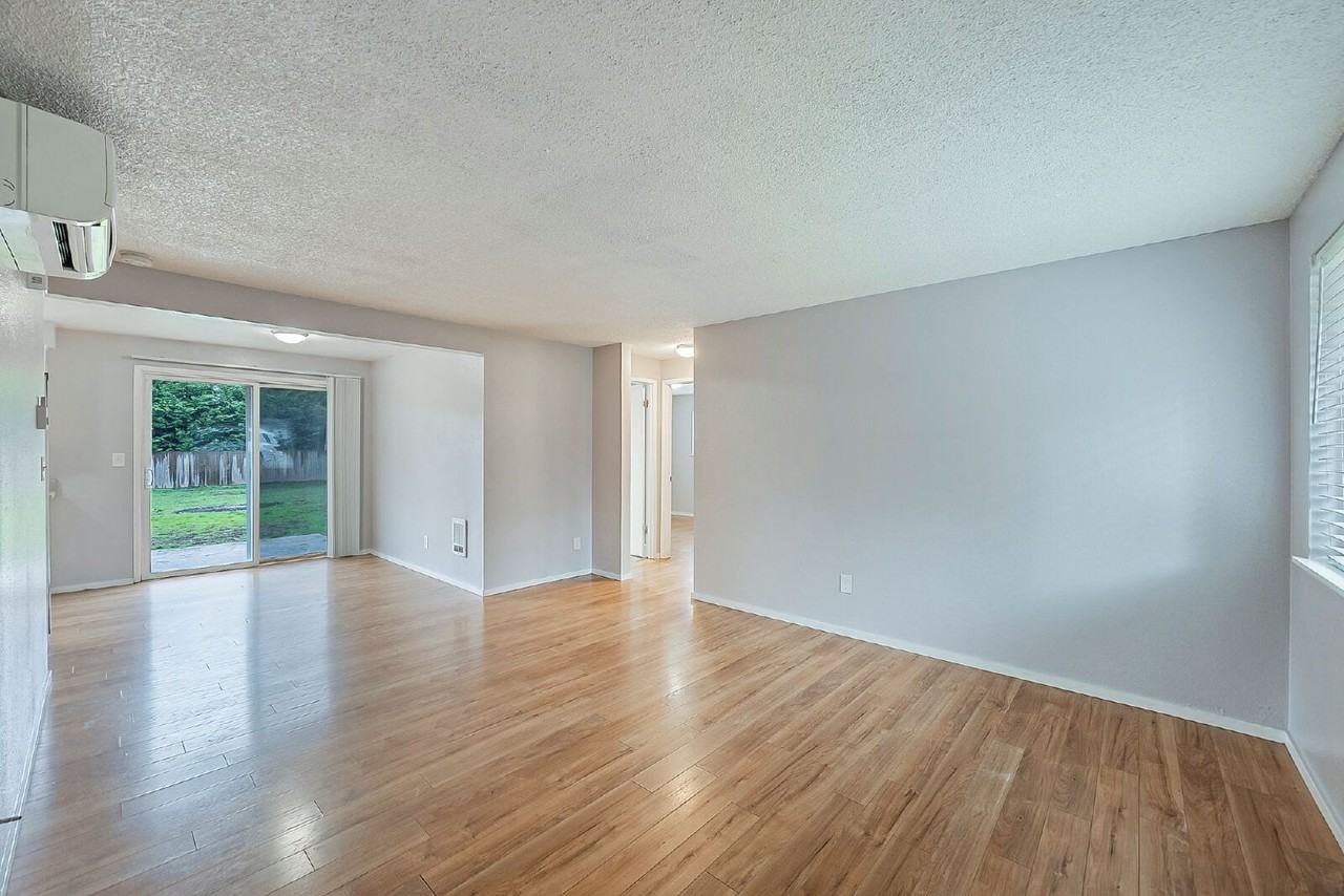 9513 152nd St E - Photo 4 of 14