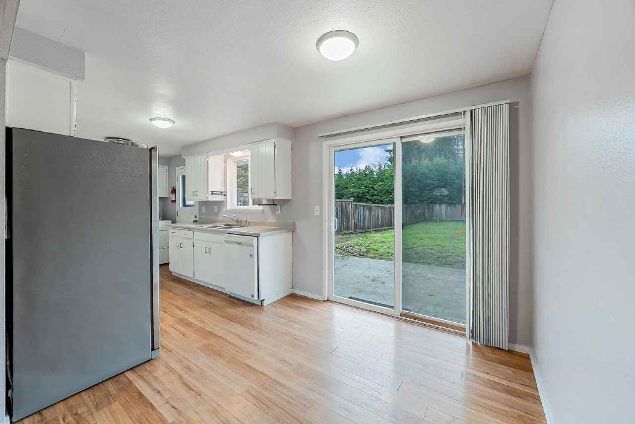 9513 152nd St E - Photo 5 of 14