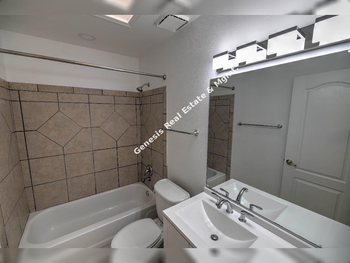 10019 N Roxbury Dr - Photo 4 of 26