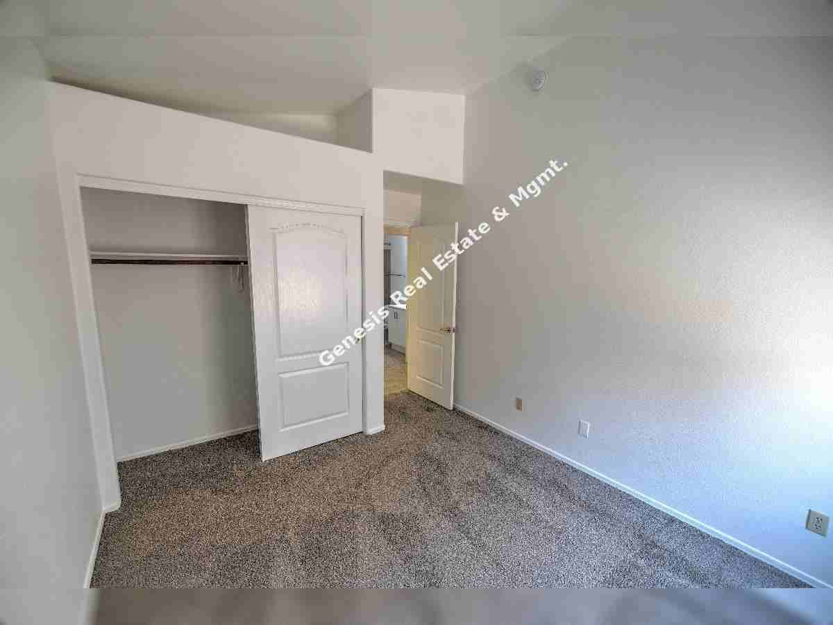 10019 N Roxbury Dr - Photo 5 of 26