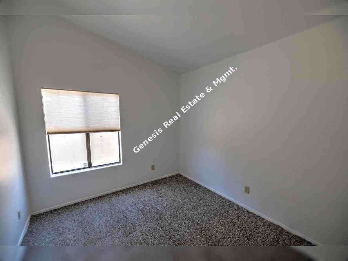 10019 N Roxbury Dr - Photo 6 of 26
